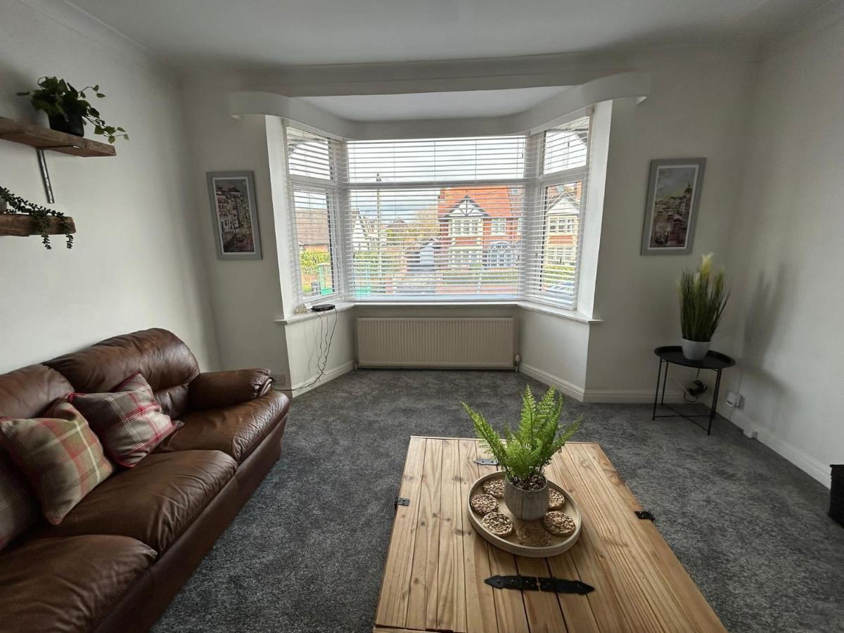 Light And Spacious Highcross Apartment Poulton-le-Fylde Exteriör bild